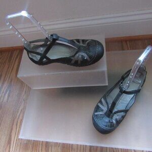 J-41 Forest T-Strap Jeep Technology Shoes Sz 7.5M